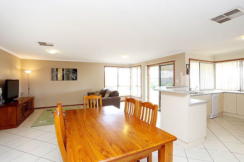 92 President Avenue, ANDREWS FARM SA 5114, Image 2