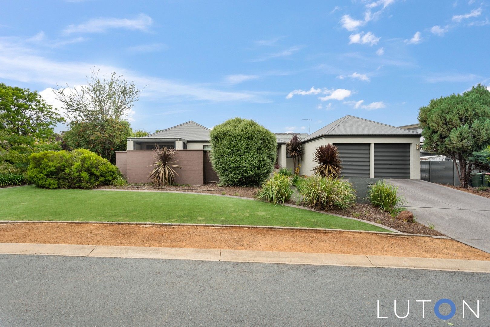 6 James Scott Close, Kambah ACT 2902, Image 1