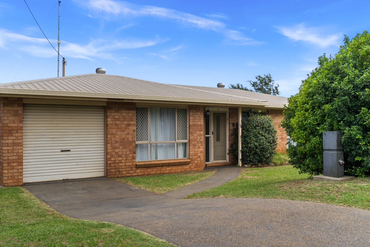 Primary image of 11 Kurrajong Street, Newtown QLD 4350