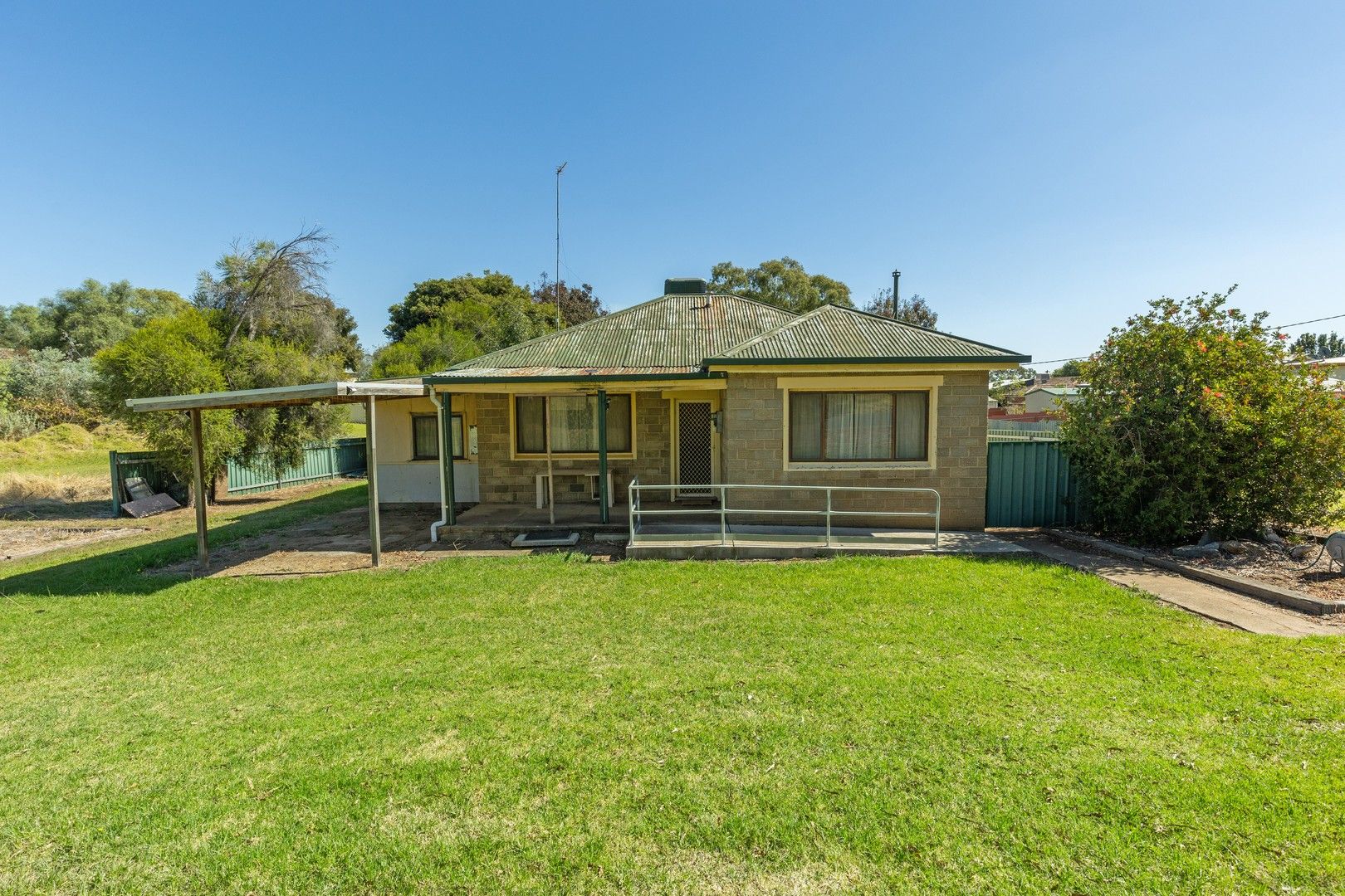 19 Edward Street, Junee NSW 2663, Image 0