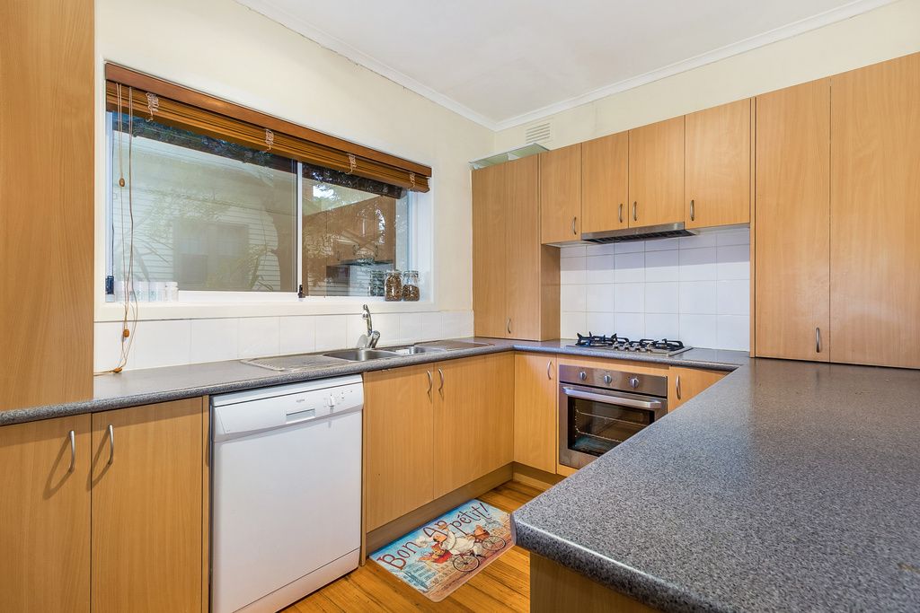 2/96 Severn Street, Box Hill VIC 3128, Image 2