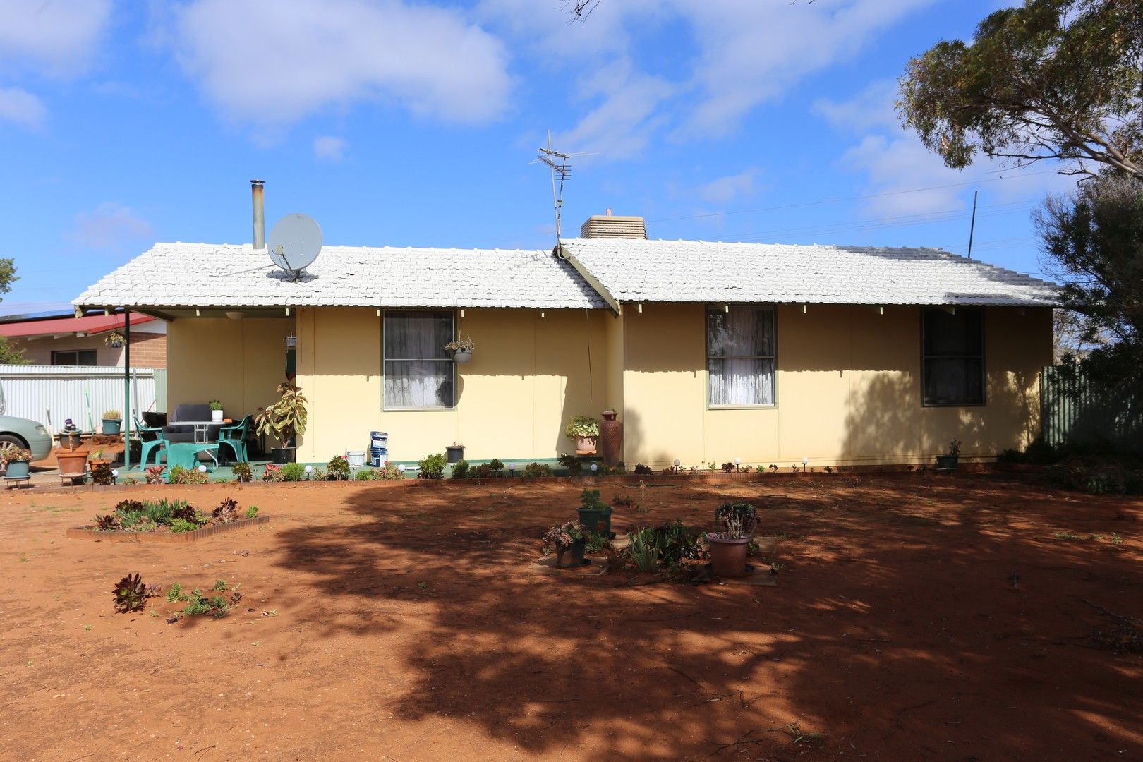 3 bedrooms House in 27 Pittosporum St KAMBALDA WEST WA, 6442