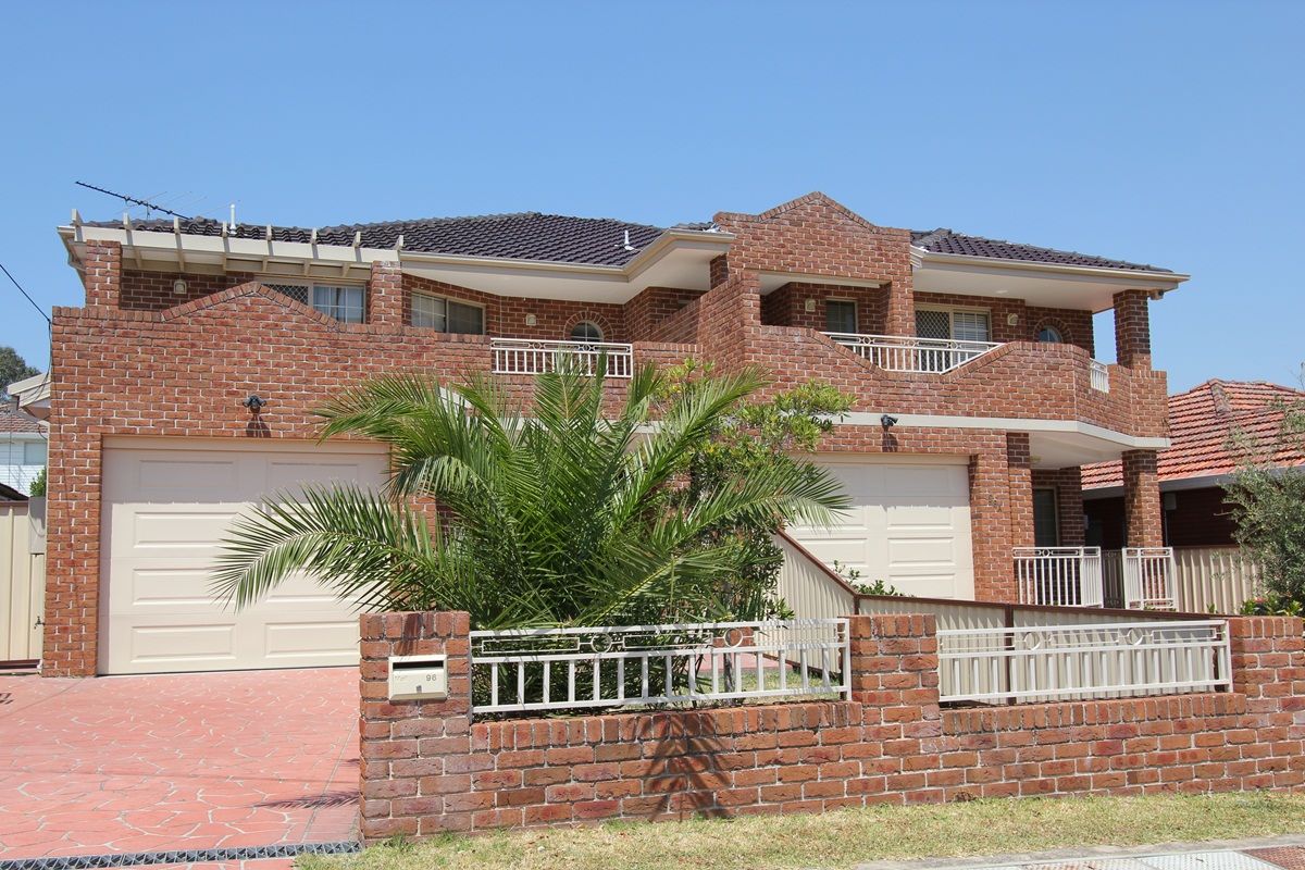 4 bedrooms House in 96 Banksia Road GREENACRE NSW, 2190