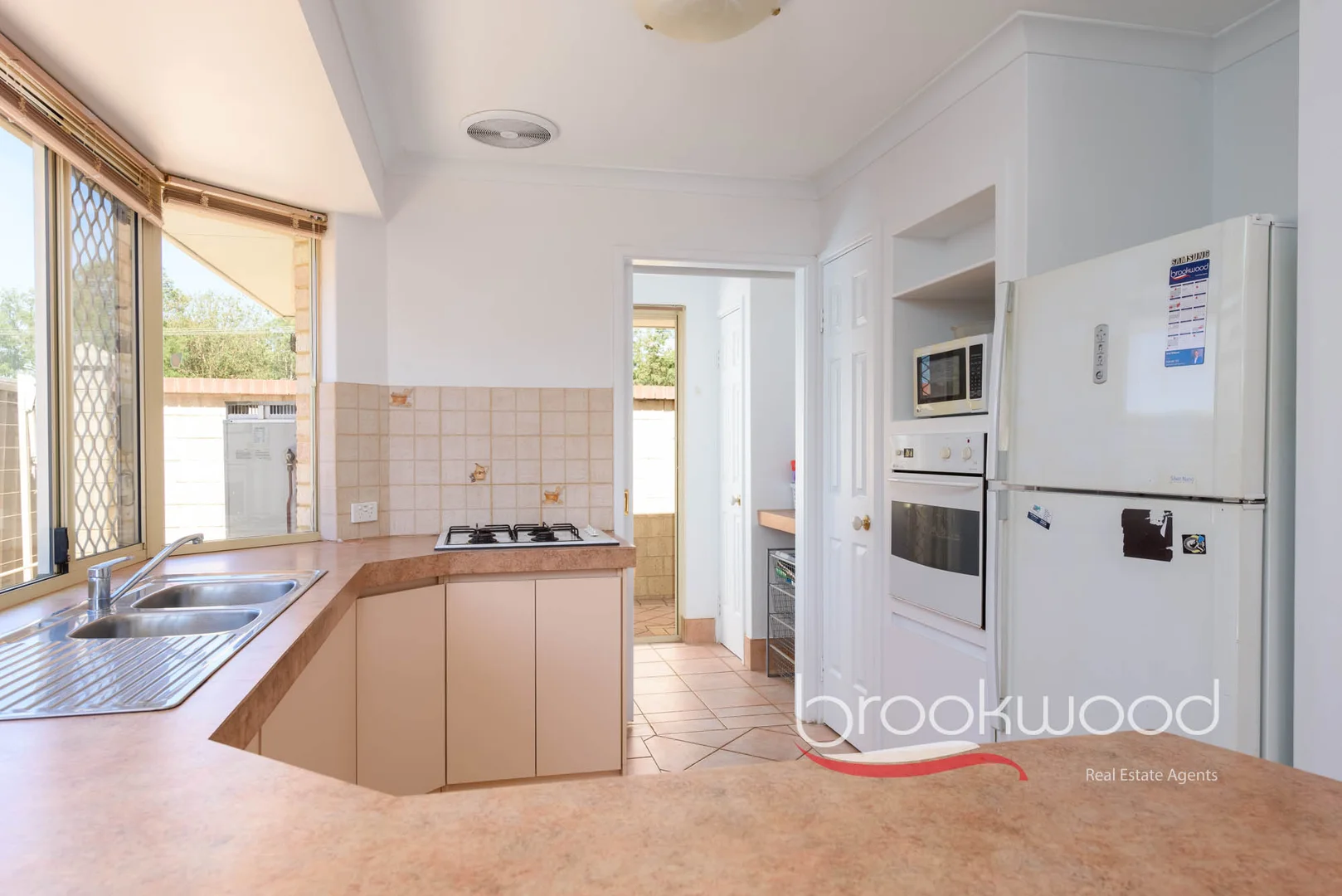 Additional image 10 of 186B Forest Lakes Drive, Thornlie WA 6108