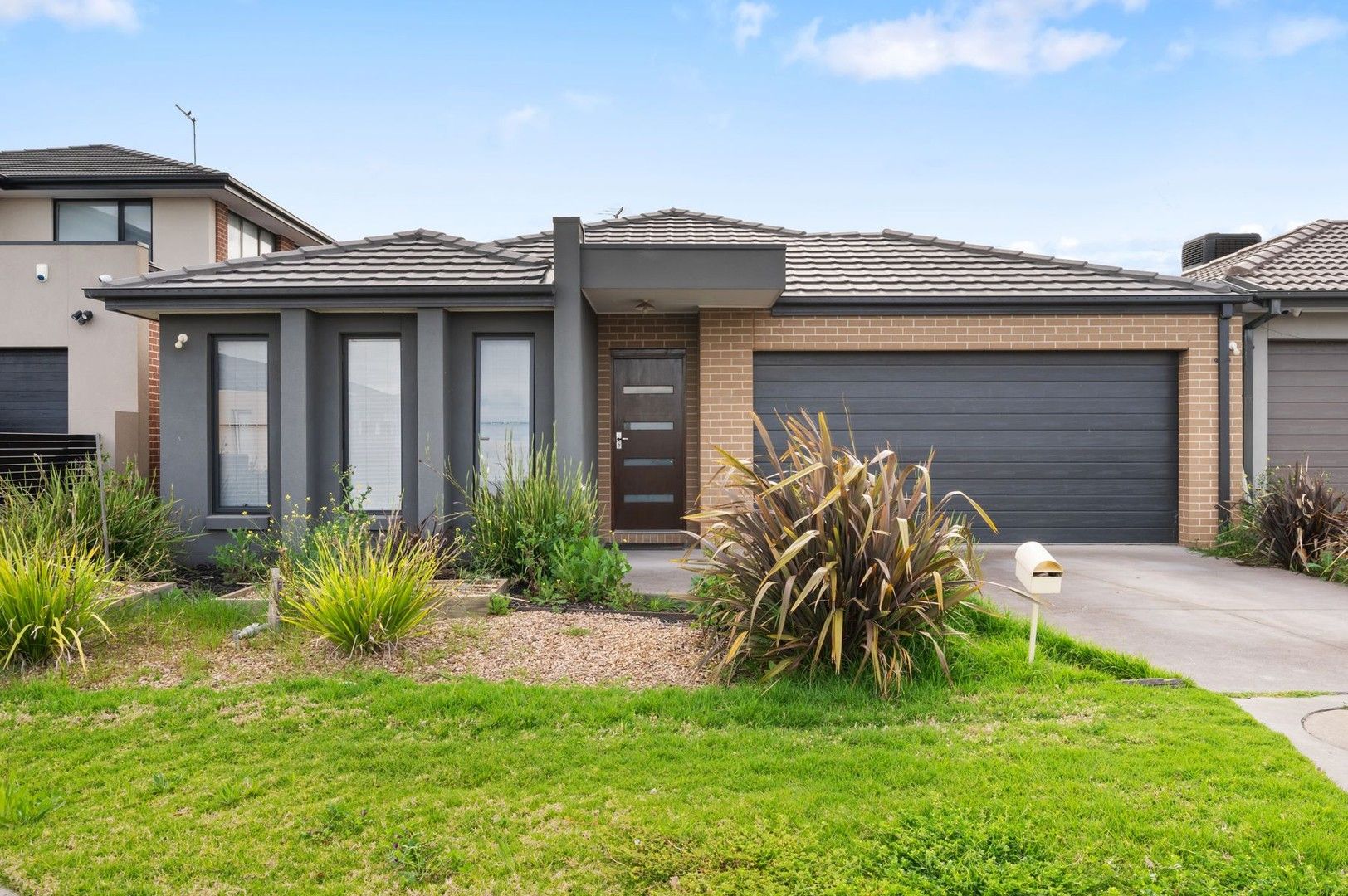 3 bedrooms Apartment / Unit / Flat in 26 Kyogle Avenue POINT COOK VIC, 3030