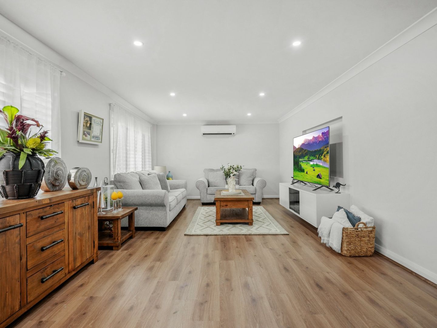 10 Leven Pl, St Andrews NSW 2566, Image 1