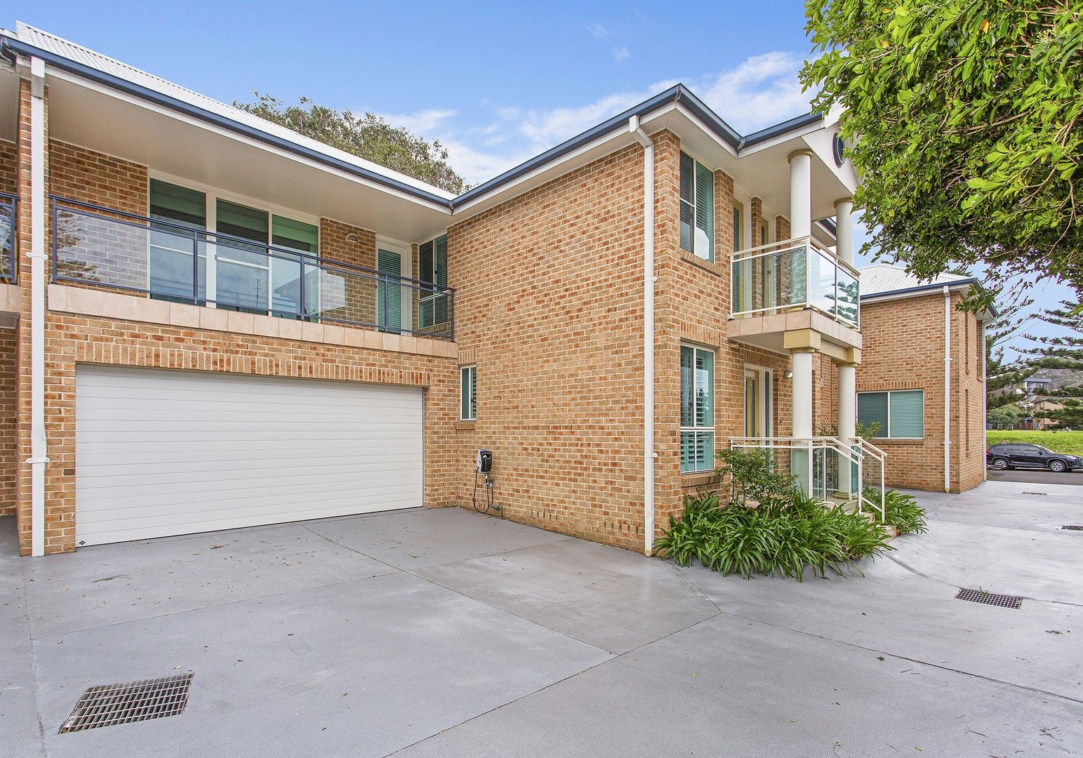 3 bedrooms Townhouse in 2/49 The Esplanade THIRROUL NSW, 2515
