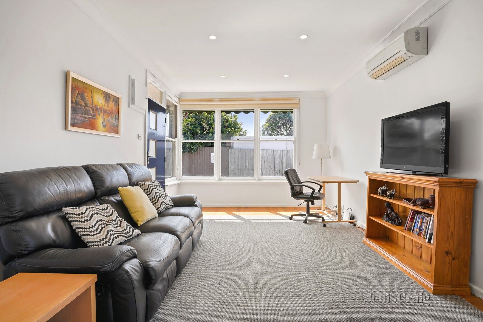 2 bedrooms Apartment / Unit / Flat in 2/159 Warrigal Road CHELTENHAM VIC, 3192