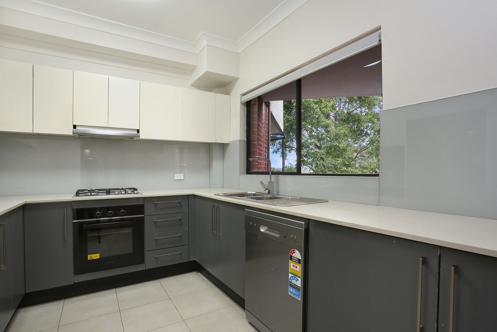 18/2-8 Kitchener Avenue, Regents Park NSW 2143, Image 1