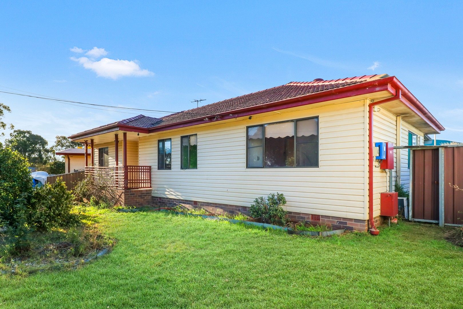 4 bedrooms House in 19 Aitape Cres WHALAN NSW, 2770