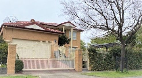 7 bedrooms House in 2 Julius Avenue DINGLEY VILLAGE VIC, 3172