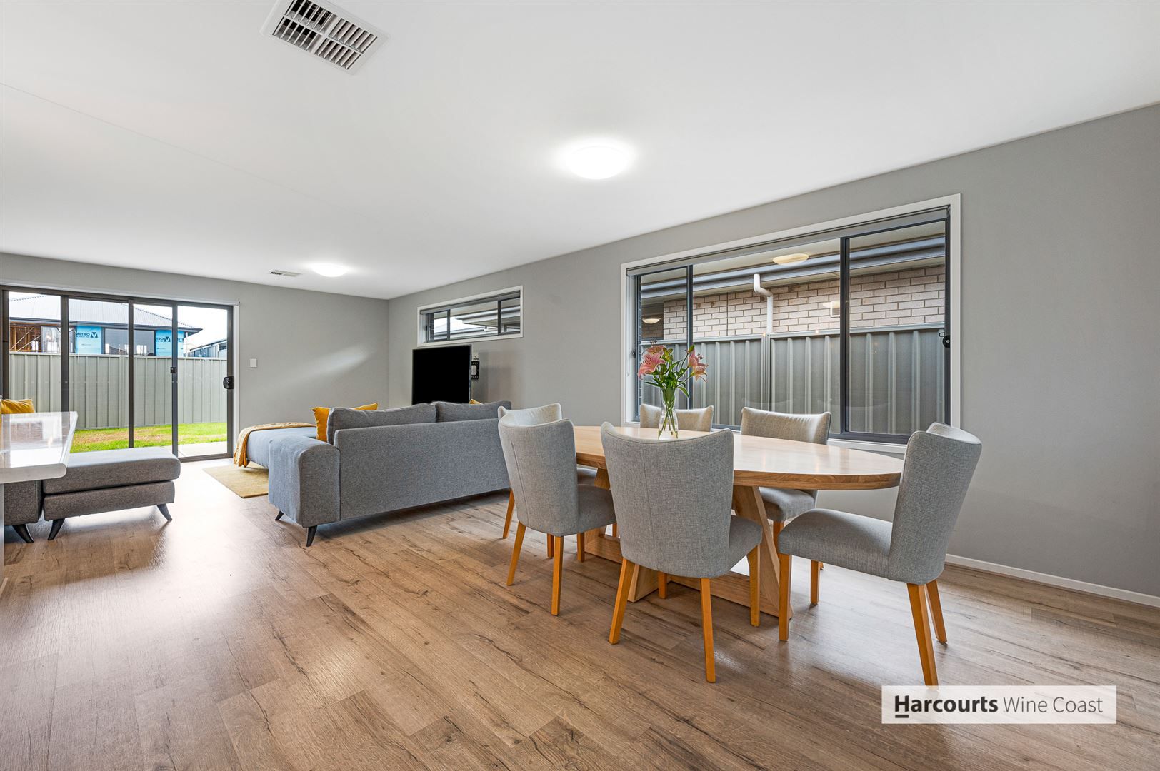 18 Hindmarsh Street, Seaford Heights SA 5169, Image 2