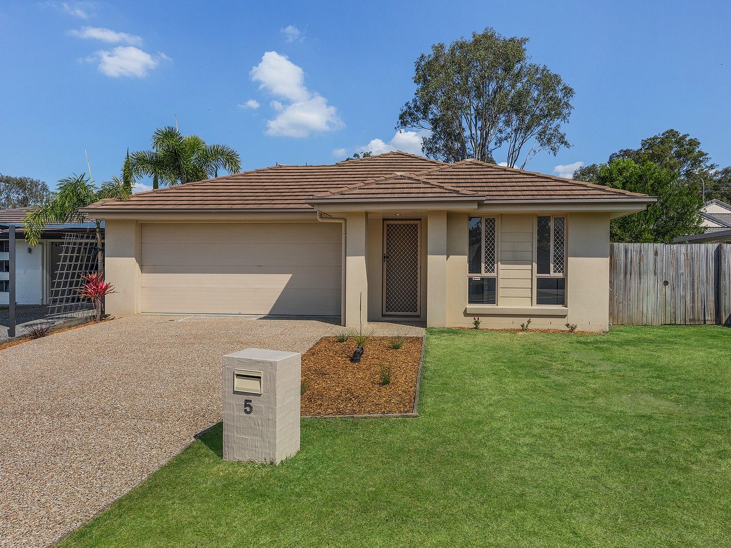 5 Fred Pham Crescent, Doolandella QLD 4077, Image 0