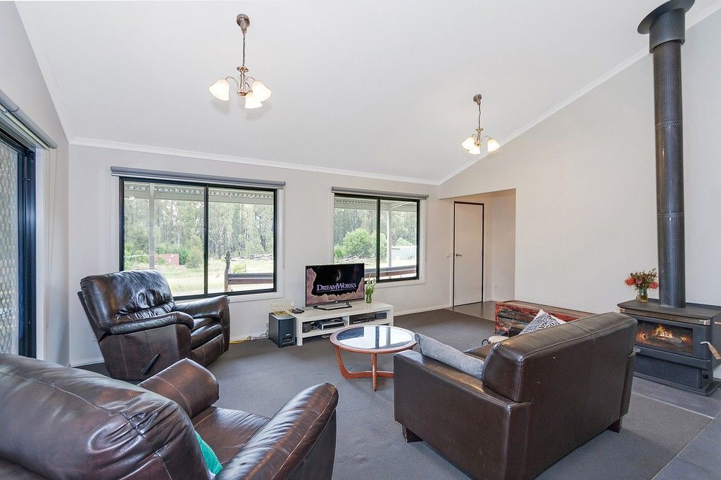 8 Scott Ave, Kinglake West VIC 3757, Image 1