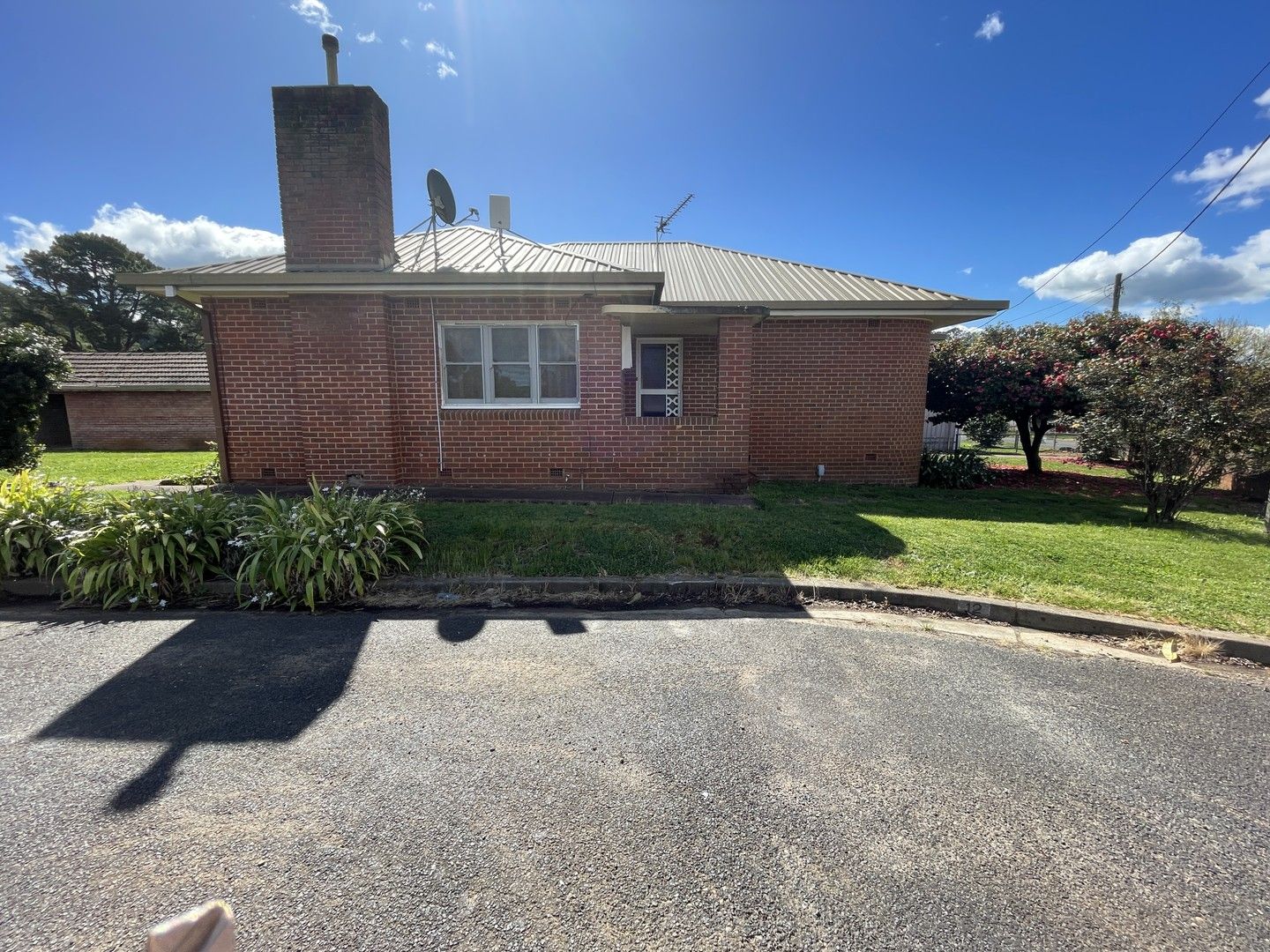 12 Leaburn Avenue, Batlow NSW 2730 House For Rent 400 Domain