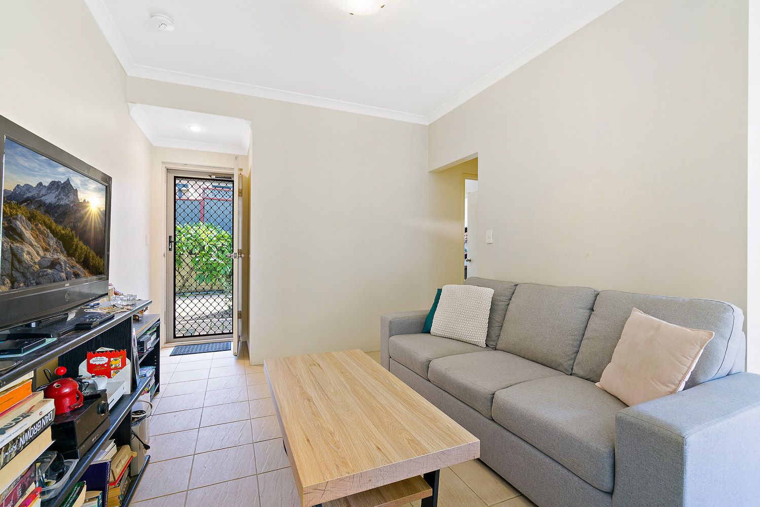 2/20A Benedick Road, Coolbellup WA 6163, Image 2