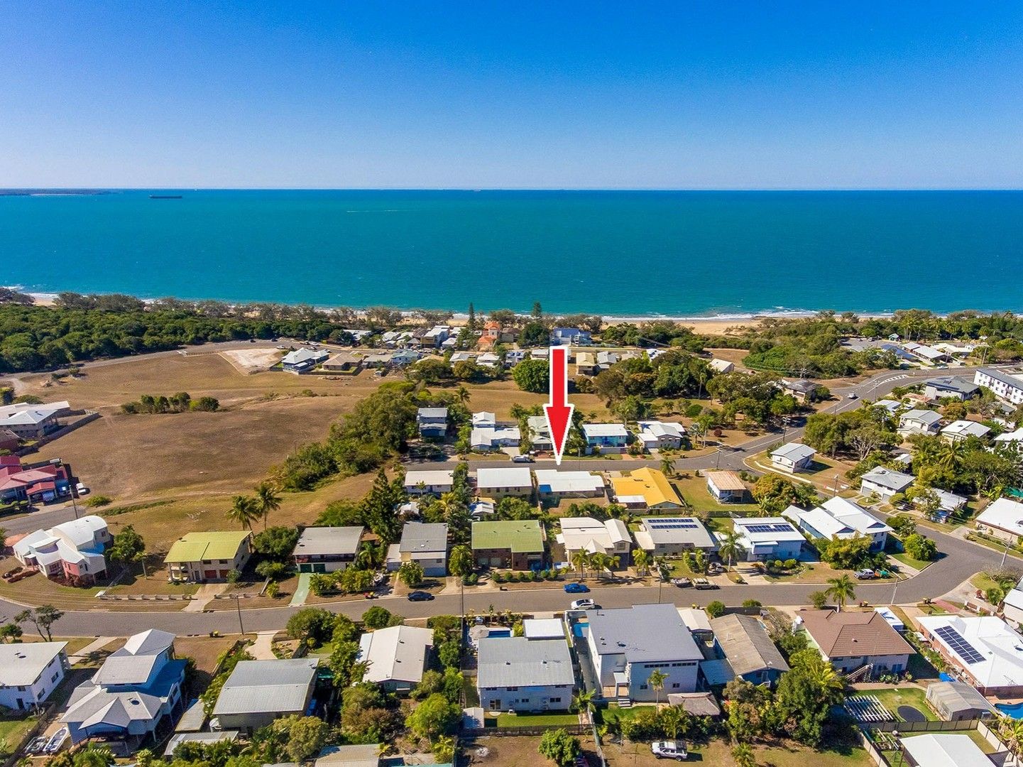 4 bedrooms House in 1&2/11 Margaret Street TANNUM SANDS QLD, 4680