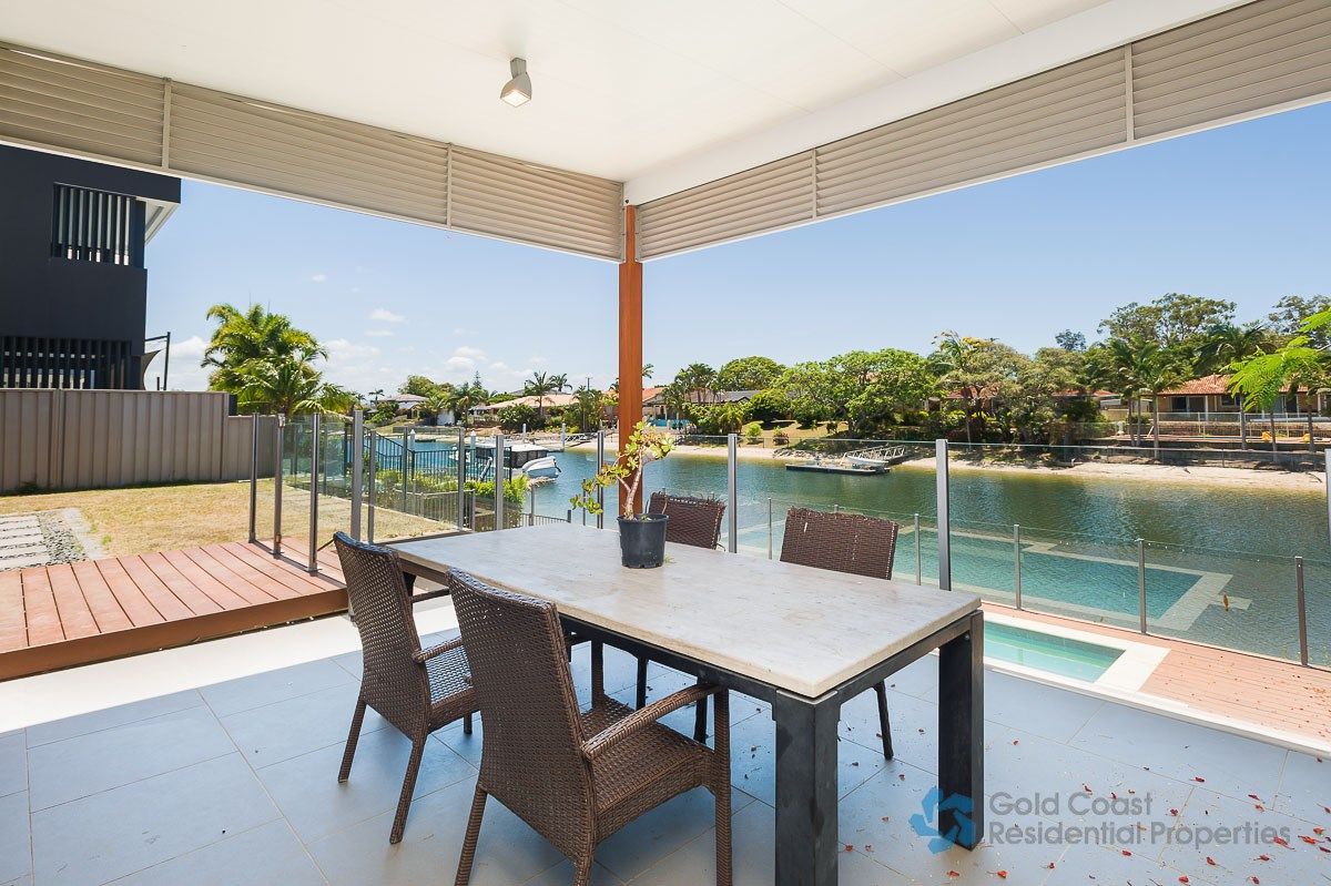 15 Bombala Street, Broadbeach Waters QLD 4218, Image 1