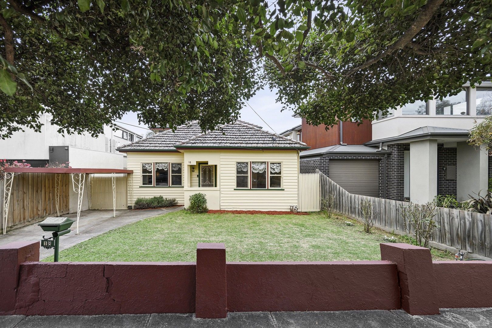 5 bedrooms House in 18 Roberts Street BRUNSWICK EAST VIC, 3057