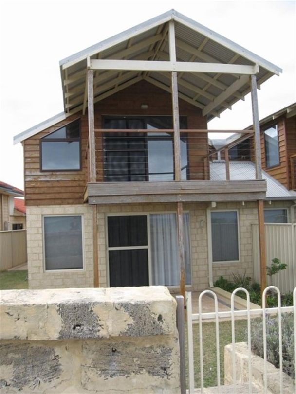 3 bedrooms House in 19 Calypso Road HALLS HEAD WA, 6210
