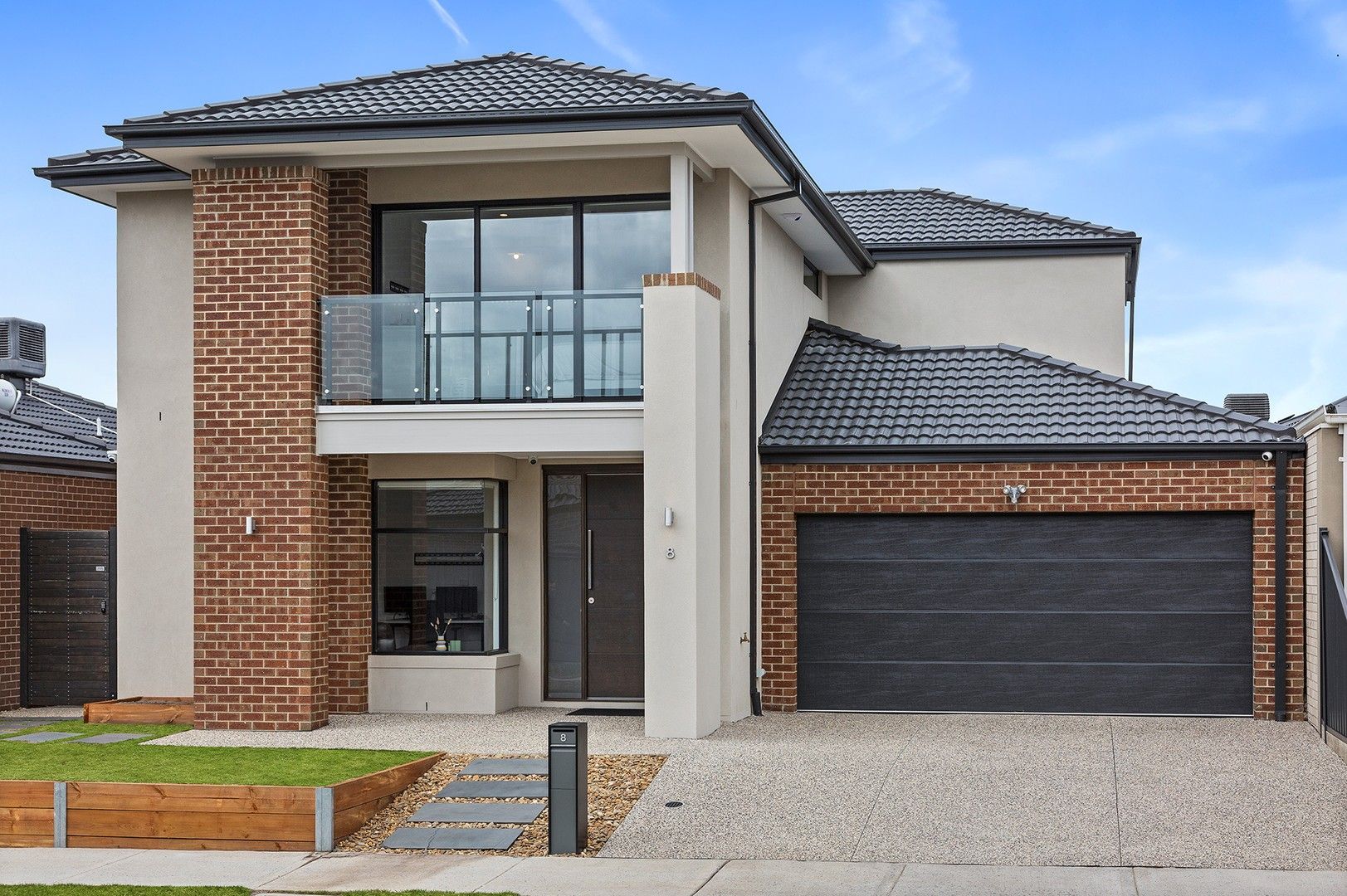 4 bedrooms House in 8 Pony Drive GREENVALE VIC, 3059