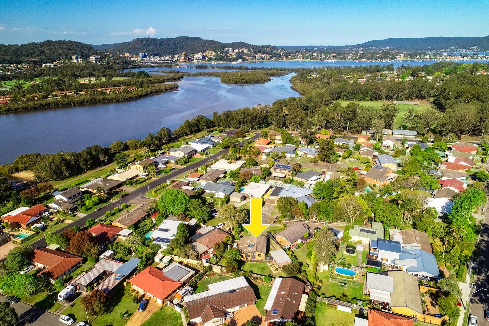 8 Shore View Close, Point Clare NSW 2250, Image 2