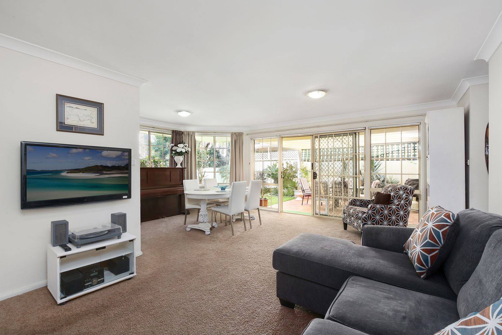 2/33 Asca Drive, Green Point NSW 2251, Image 2