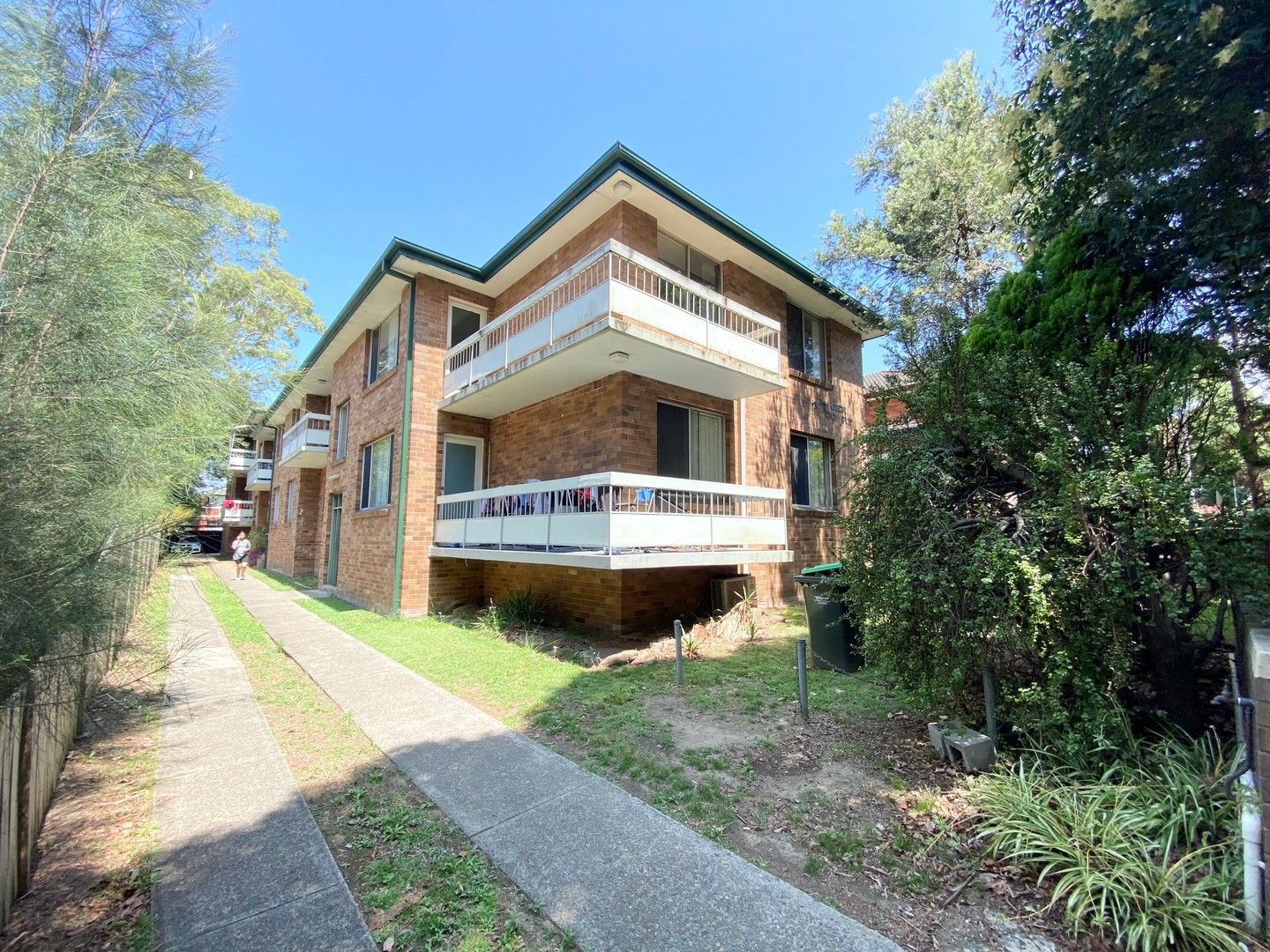 2 bedrooms Apartment / Unit / Flat in 2/4 Eastbourne Road HOMEBUSH WEST NSW, 2140