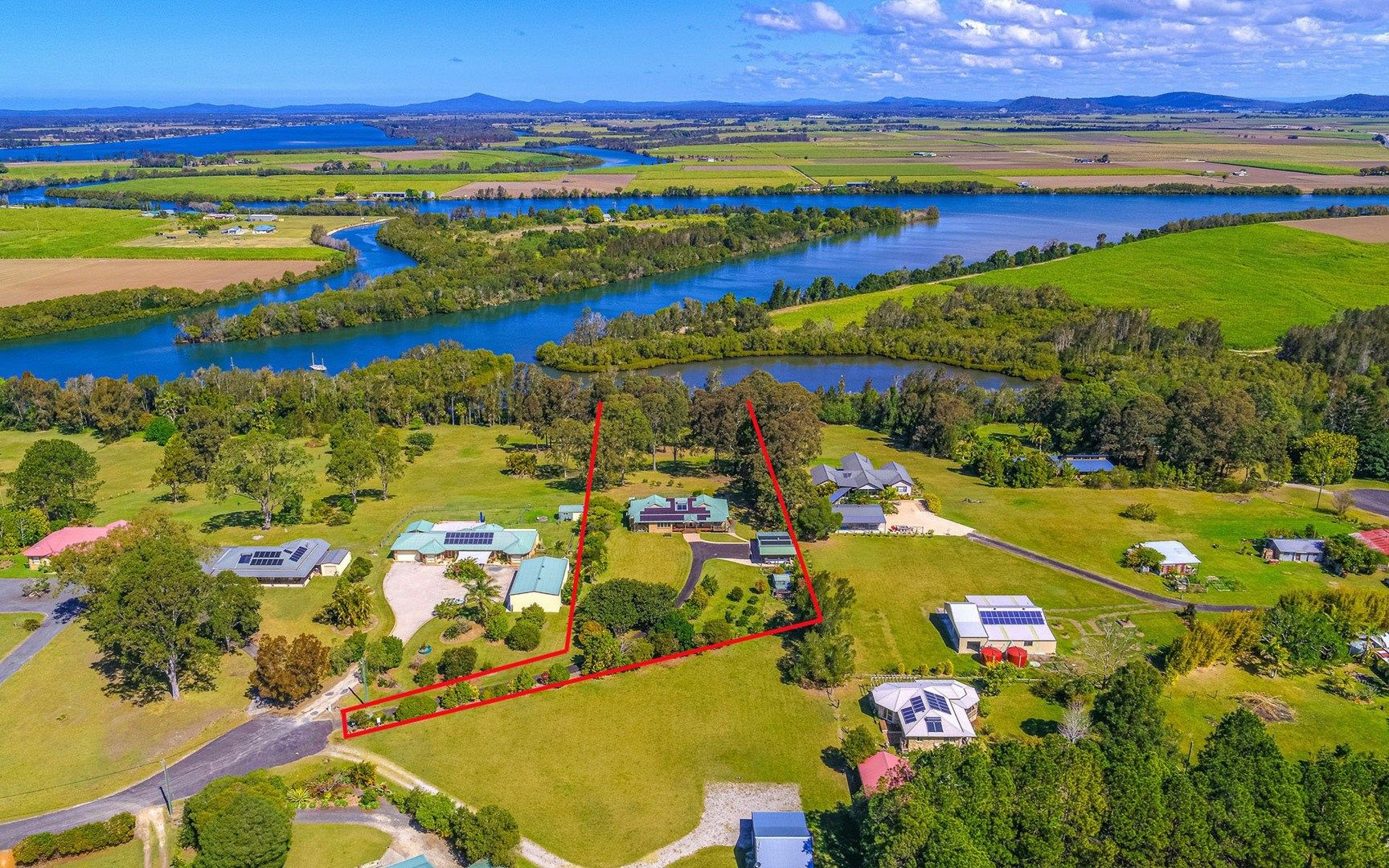 25 Waterview Crescent, Woombah Property History & Address Research