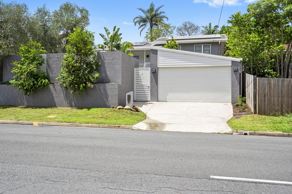 84 Kindra Avenue, Southport QLD 4215, Image 2