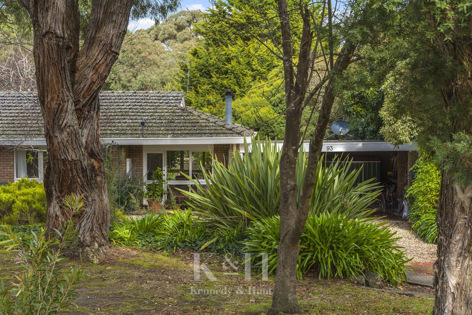 4 bedrooms House in 93 Howey Street GISBORNE VIC, 3437