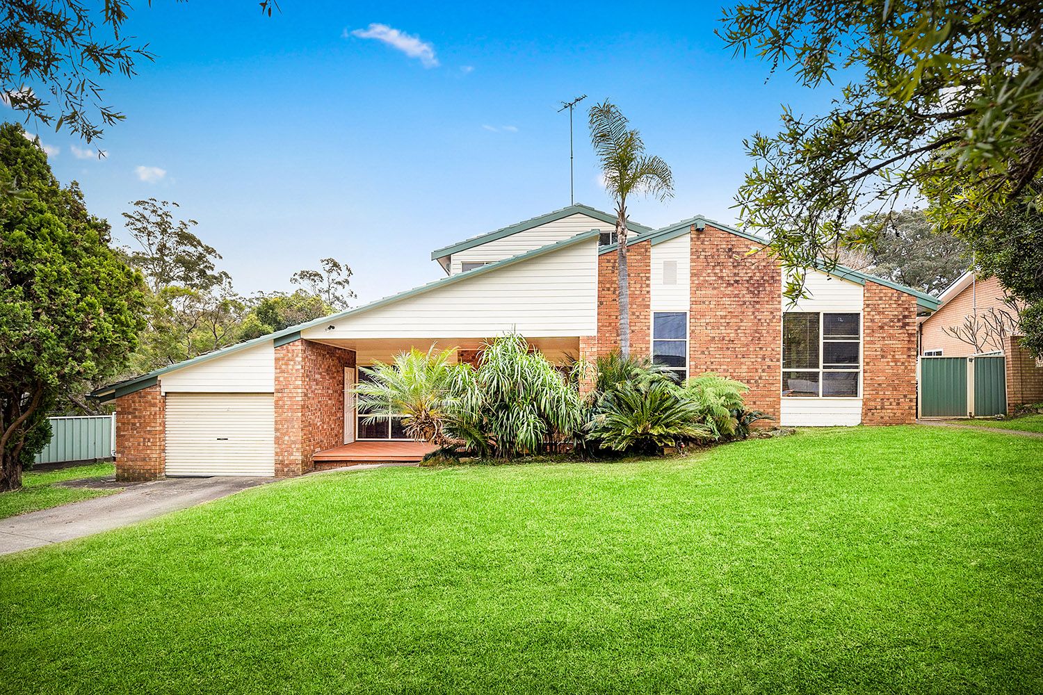 4 bedrooms House in 17 Gabrielle Avenue BAULKHAM HILLS NSW, 2153