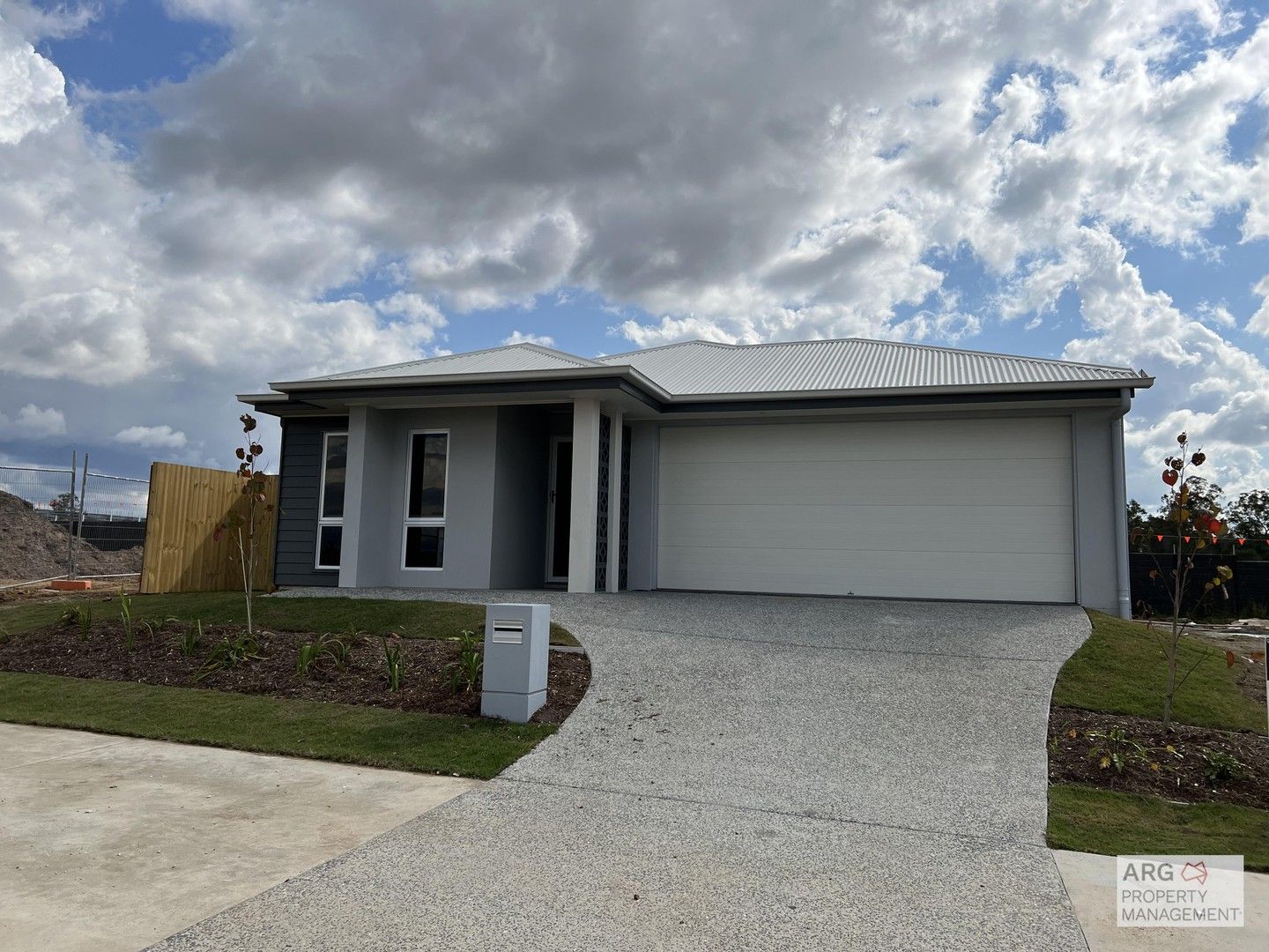 4 bedrooms House in 84 Sunrise Street RIPLEY QLD, 4306