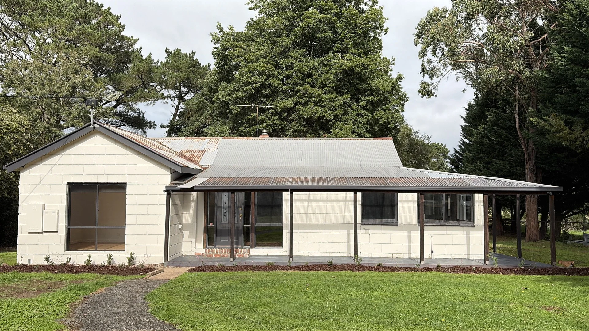 261 Knox Rd, Romsey VIC 3434