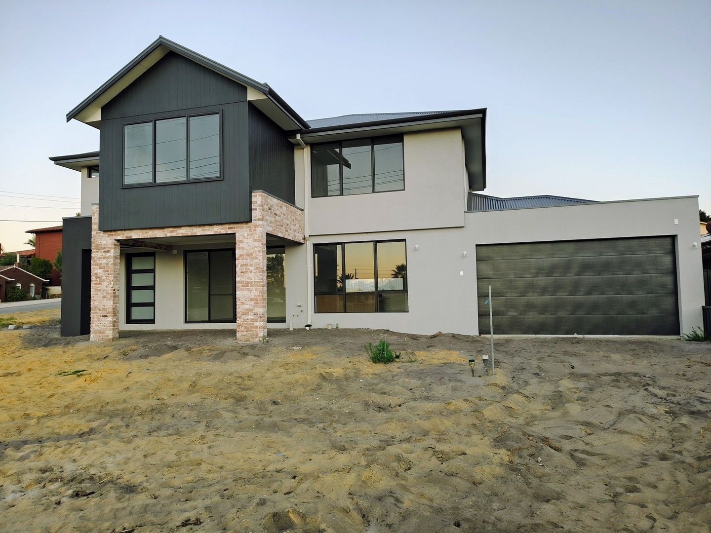 3 bedrooms House in 2 Barbette Road WILLETTON WA, 6155