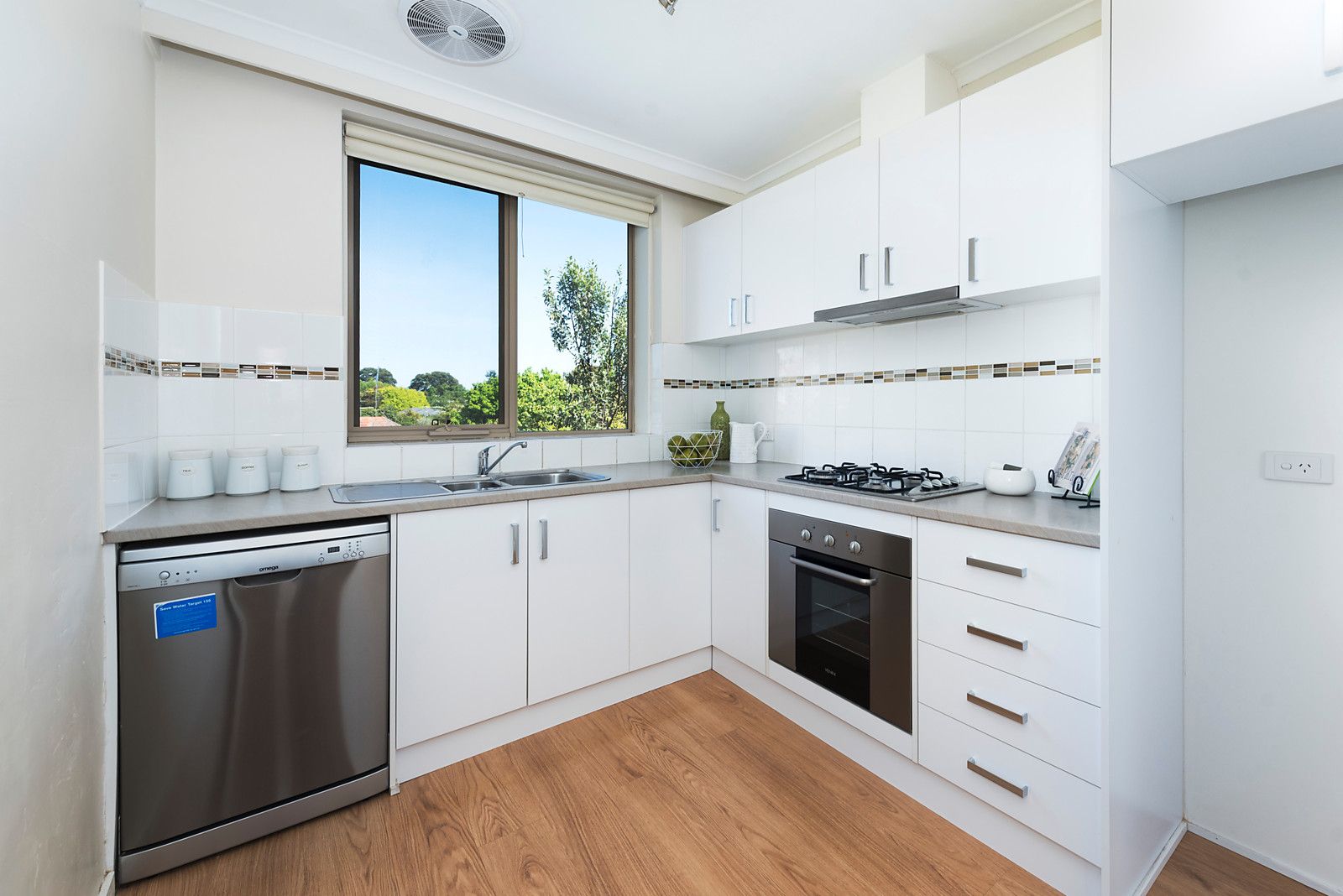 9/8-10 Howard Street, Box Hill VIC 3128, Image 2