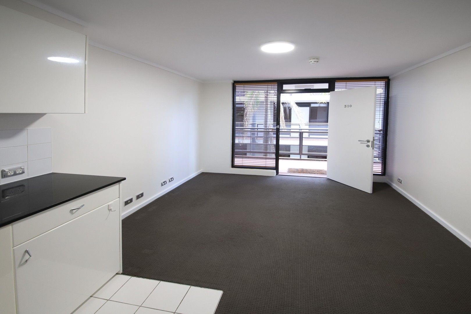 Unit 310/6-8 Ward Ave, Potts Point NSW 2011 - Apartment For Rent - $575 ...