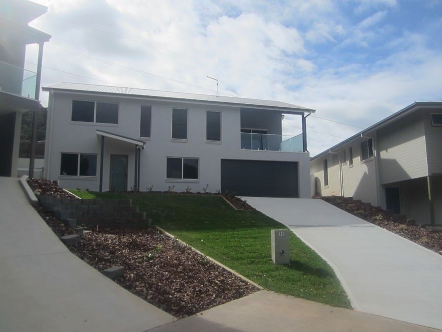 4 bedrooms House in 12 Hampshire Close COFFS HARBOUR NSW, 2450