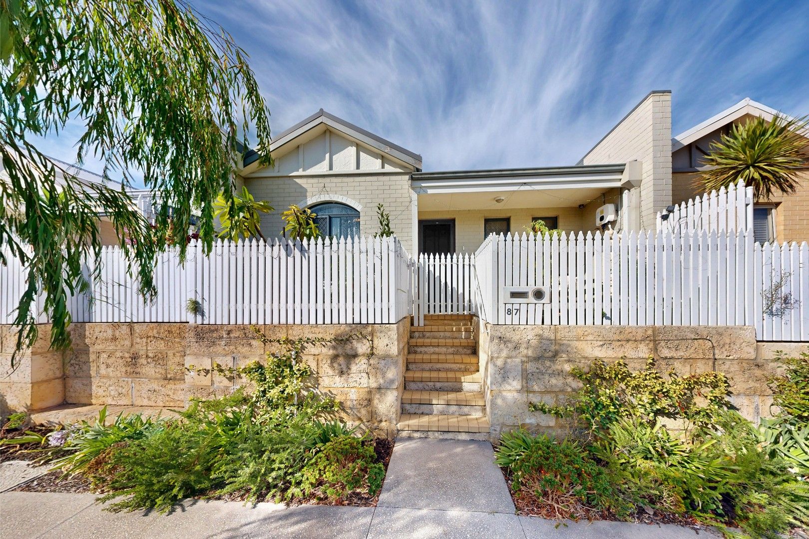 3 bedrooms House in 87 Shepperton Drive BUTLER WA, 6036