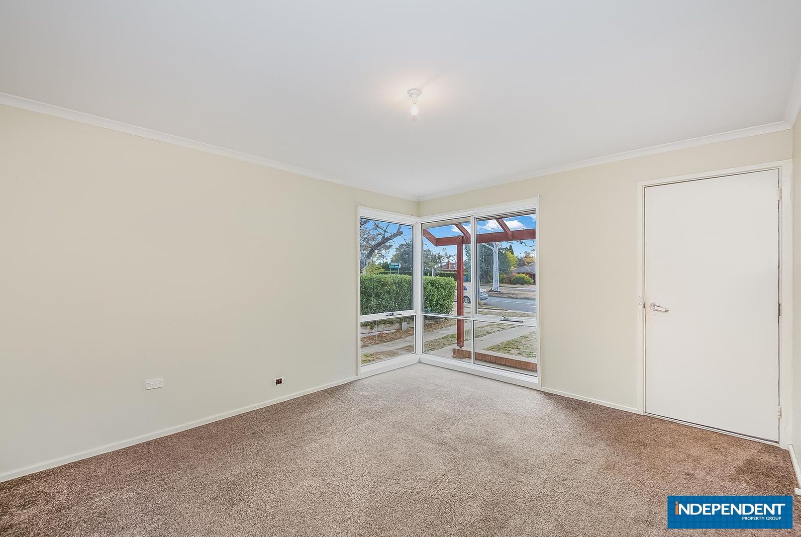 132 Captain Cook Crescent, Narrabundah ACT 2604, Image 2