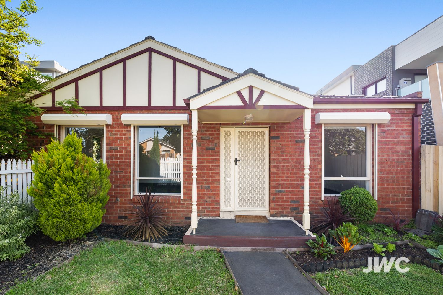 3 bedrooms Apartment / Unit / Flat in 1/267 Grange Road ORMOND VIC, 3204