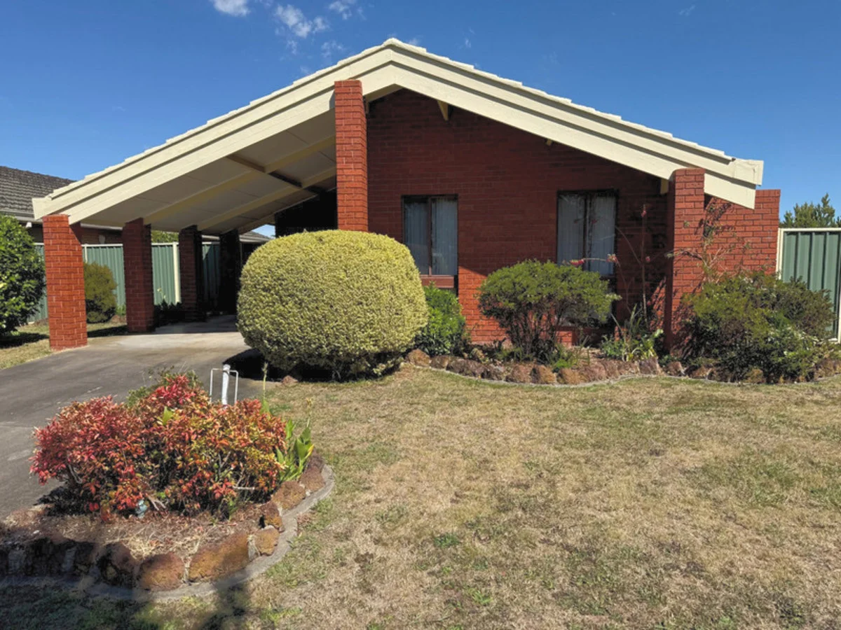 Primary image of 8 Aspect Court, Sale VIC 3850