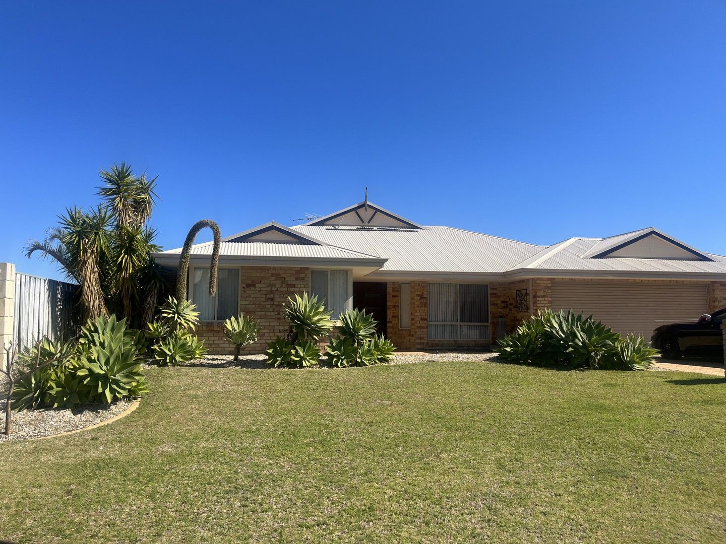 4 bedrooms House in 7 Kimbe Court MINDARIE WA, 6030