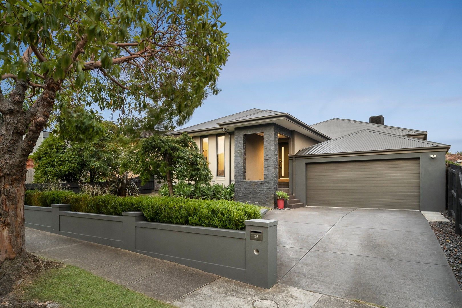 4 bedrooms House in 26 Flowerdale Road HAMPTON EAST VIC, 3188