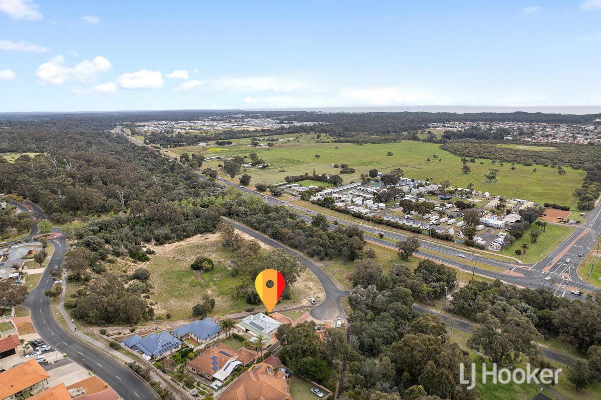 4 University Close, College Grove WA 6230, Image 2