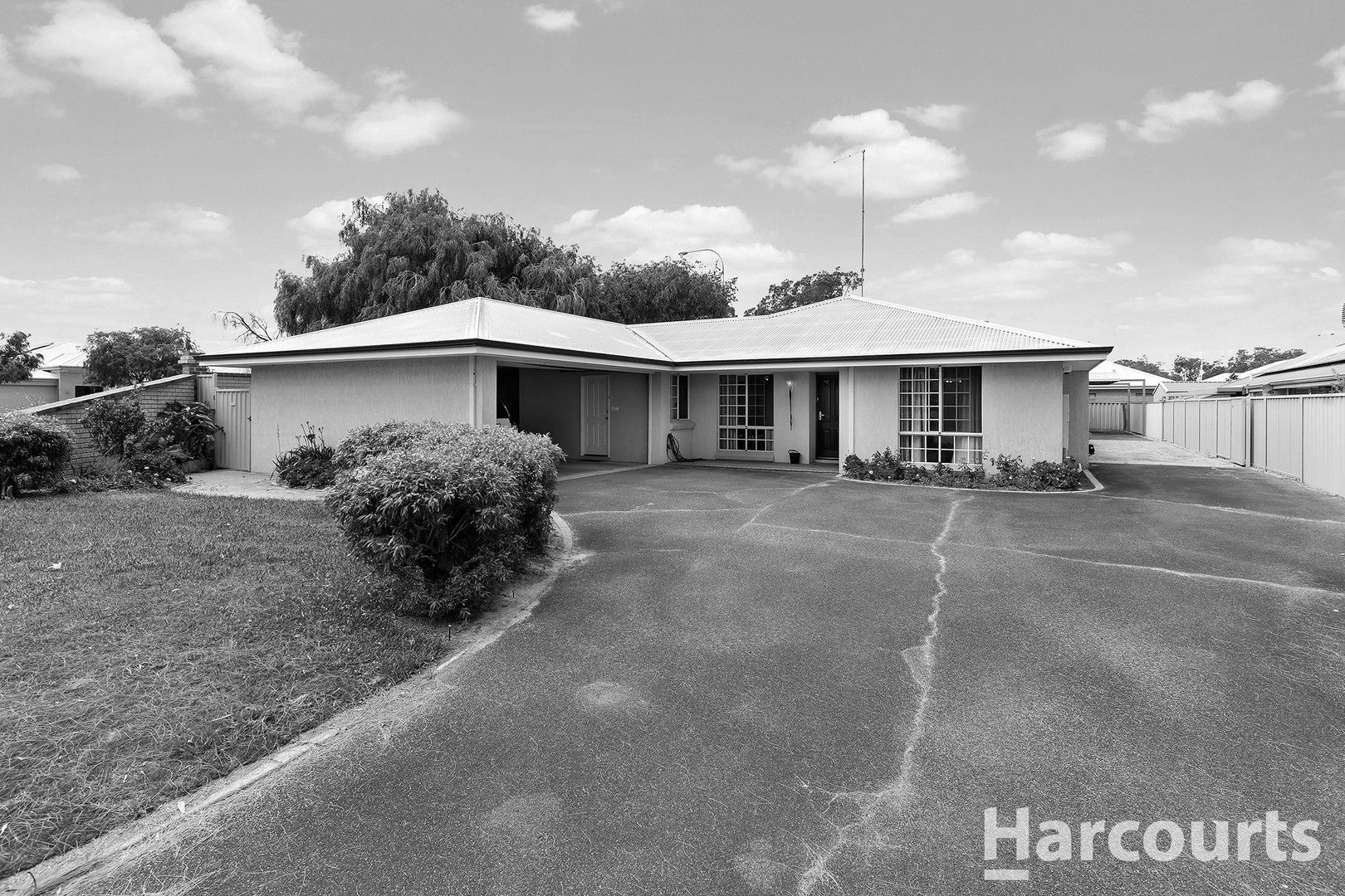 2 Willoughbridge Crescent, Erskine WA 6210, Image 0