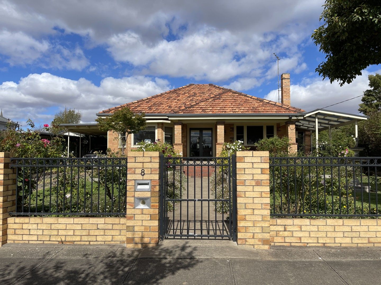 3 bedrooms House in 8 Lonsdale Street HAMILTON VIC, 3300