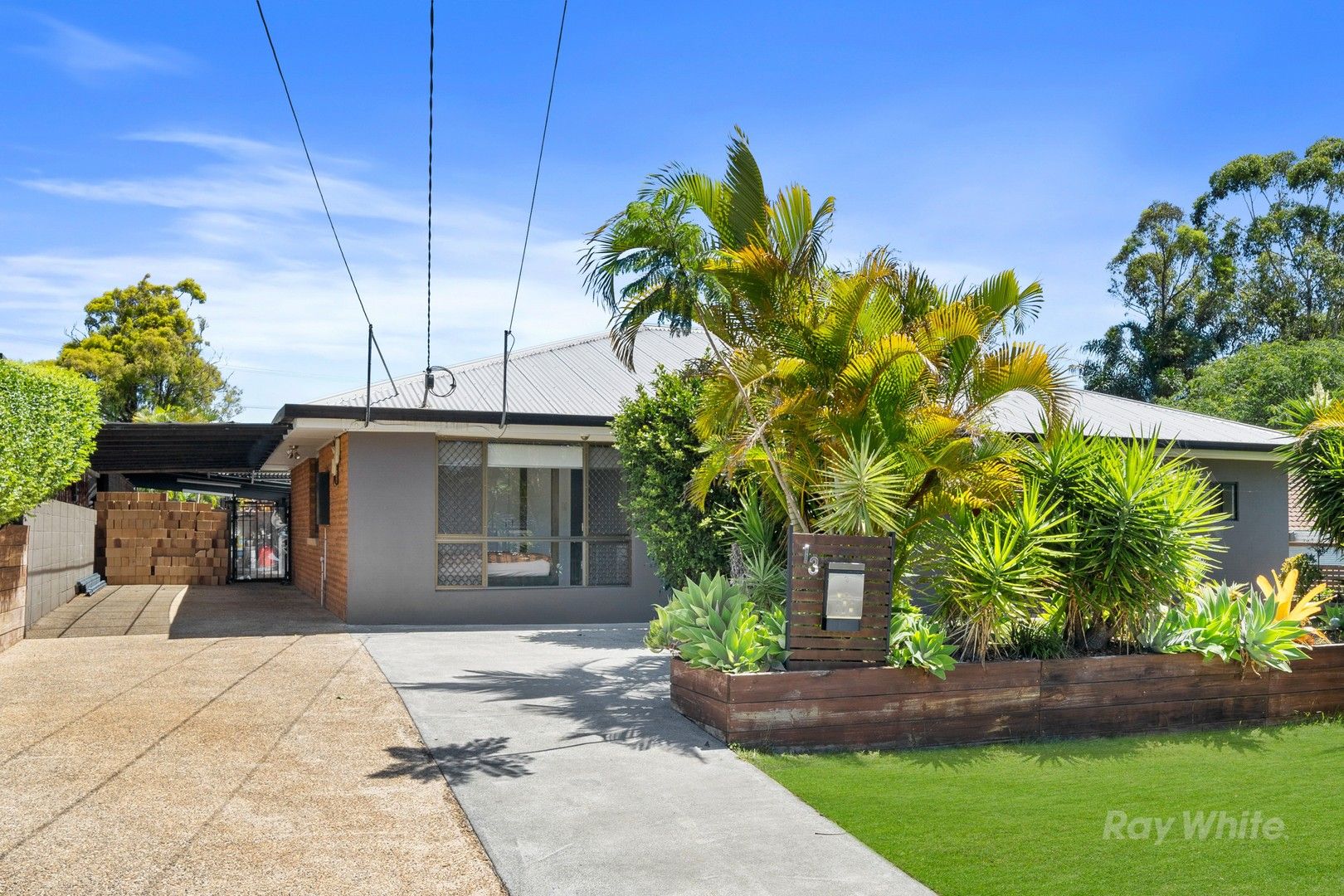 4 bedrooms House in 13 Hydrabad Street REGENTS PARK QLD, 4118