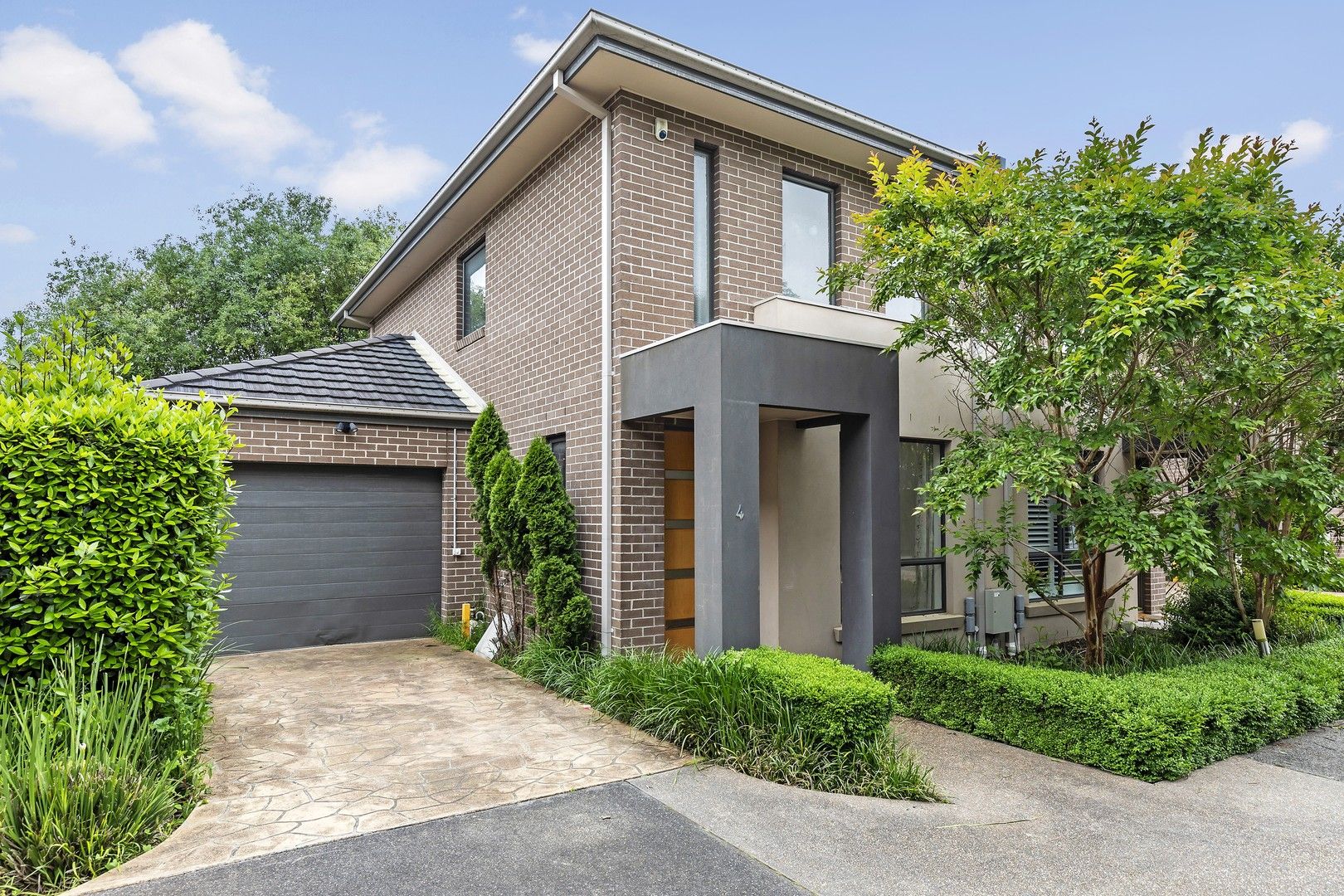 2 bedrooms Townhouse in 4/1 Nangnak Lane MONT ALBERT VIC, 3127