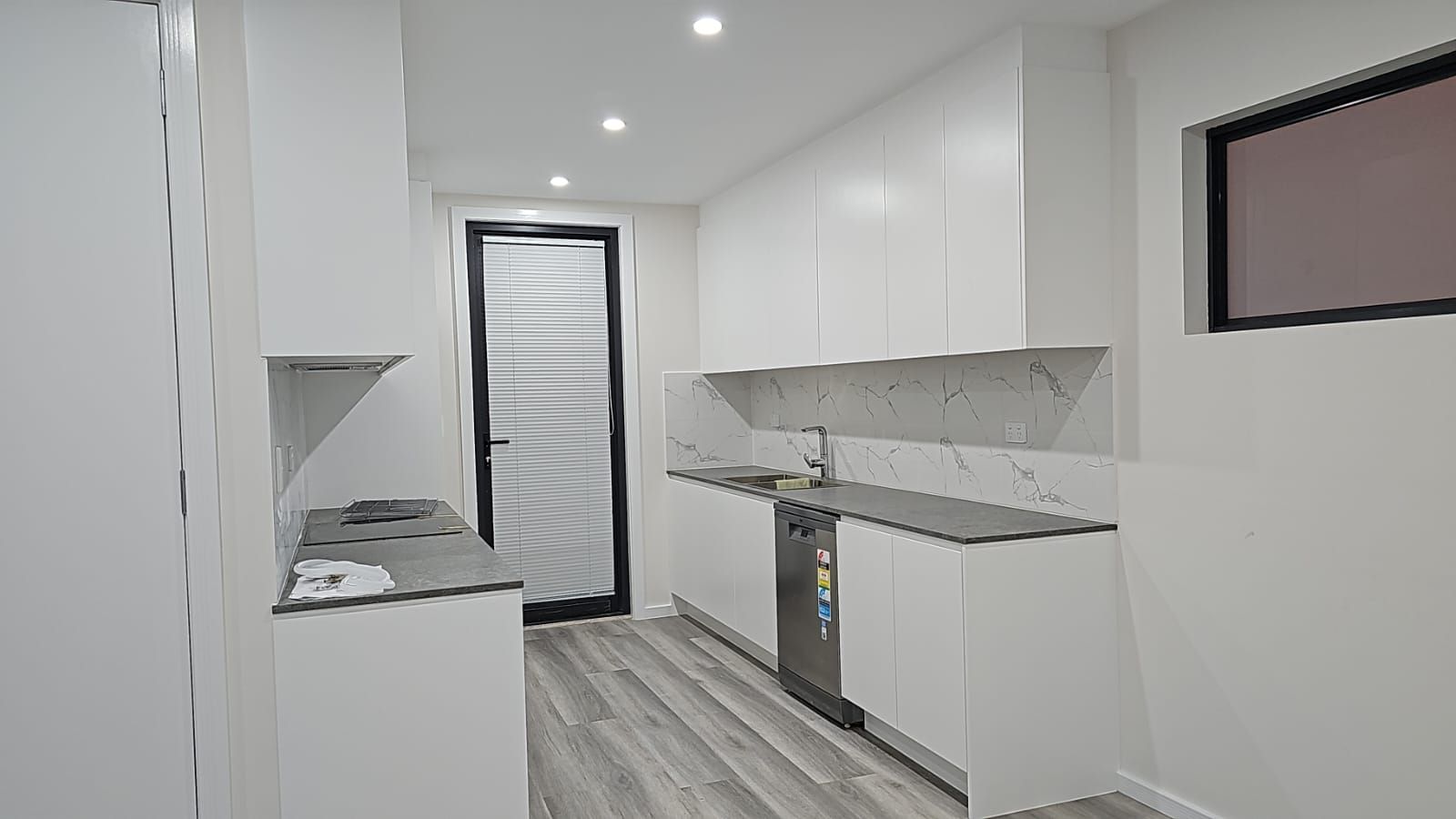 2 bedrooms Apartment / Unit / Flat in 6 Bayfield Rd GREYSTANES NSW, 2145